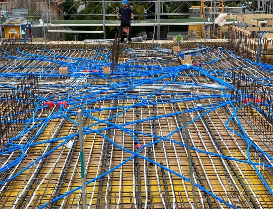 Deckeneinlagen auf einer grossen Baustelle